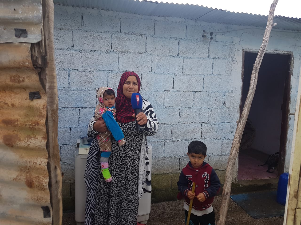 الصخيرات: دوار السمار.. هل ما يجري في علم العامل؟ من ينصف هذه الأرملة وأبنائها بعد إقصائها من حقها في السكن!