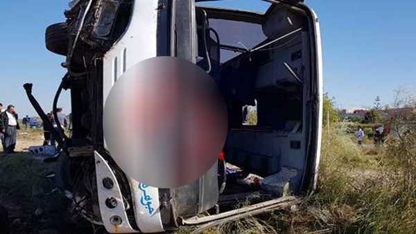 الجديدة انقلاب حافلة لنقل المسافرين يخلف قتيلة و34 جرحا…