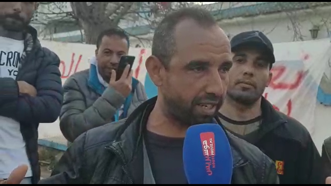 بالفيديو: الصخيرات.. بائعو الهواتف النقالة خارج التغطية وها علاش