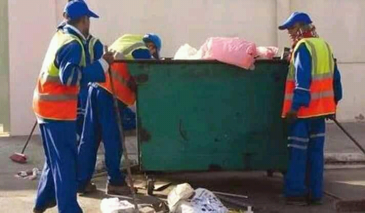 النقوب/إقليم زاگورة: عيد للعمال… وعمال النظافة تحت وطئة المعاناة!!
