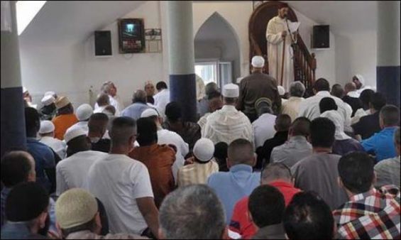 إيفاد بعثة تضم 422 من الأئمة والمرشدات لتأطير الجالية المغربية بالخارج خلال شهر رمضان