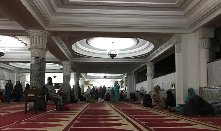 خطير…”مقرقب” يقتحم مسجدا ويمزق المصحف الشريف
