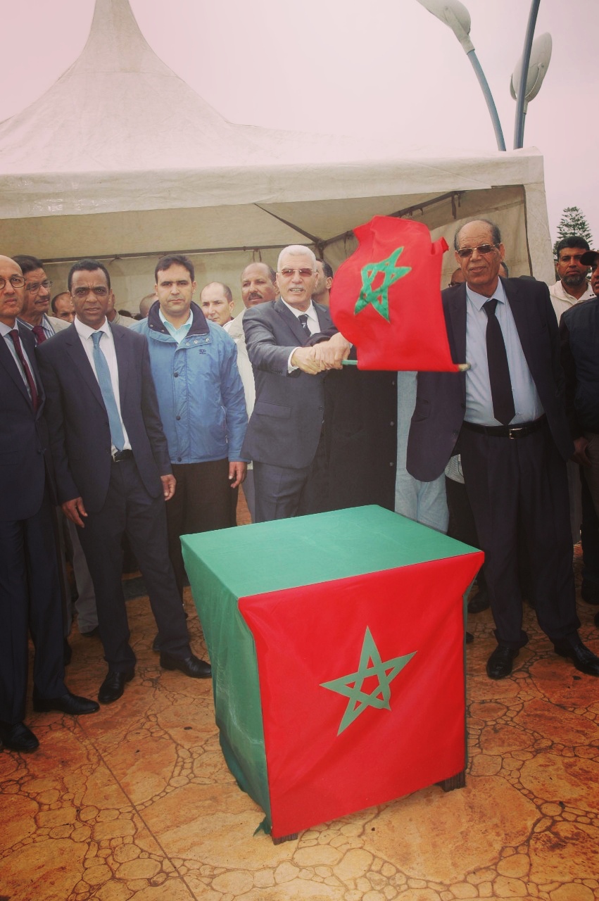 سيدي بنور: بمناسبة ذكرى المسيرة الخضراء عامل الاقليم يشرف على توزيع “كوتشيات”