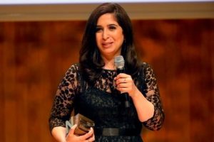 الصحافية والكاتبة من أصل مغربي سعاد المخنت تتوج بجائزة مركز سيمون ويزنتال