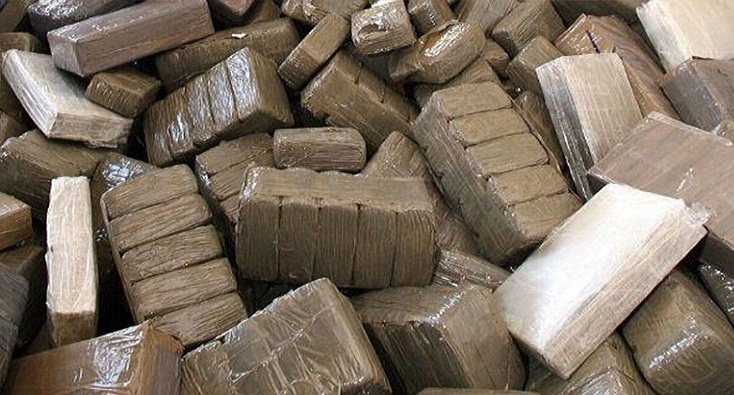 وقوع ستيني بين أيدي أمن العرائش متلبسا بتهريب أكثر من طن من الحشيش