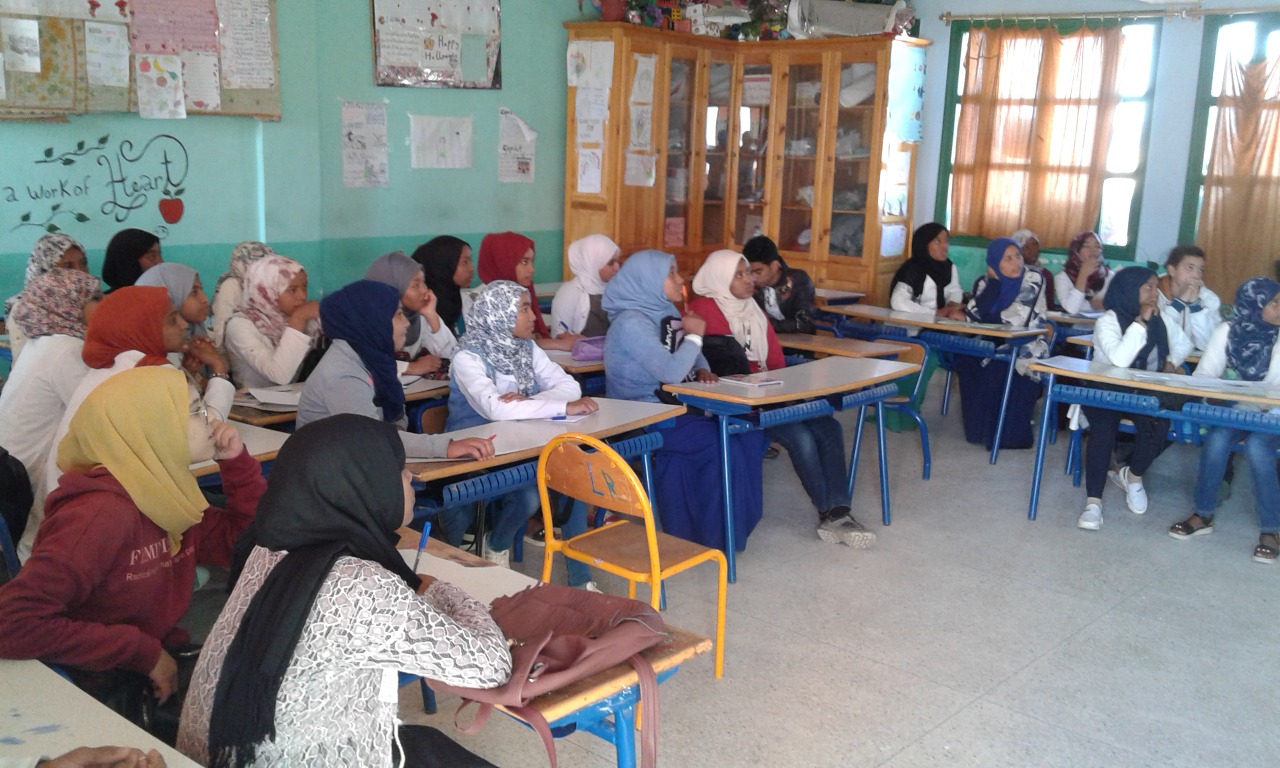 زاگورة: ورشات لتشجيع التلاميذ على القراءة والكتابة باللغة الإنجليزية