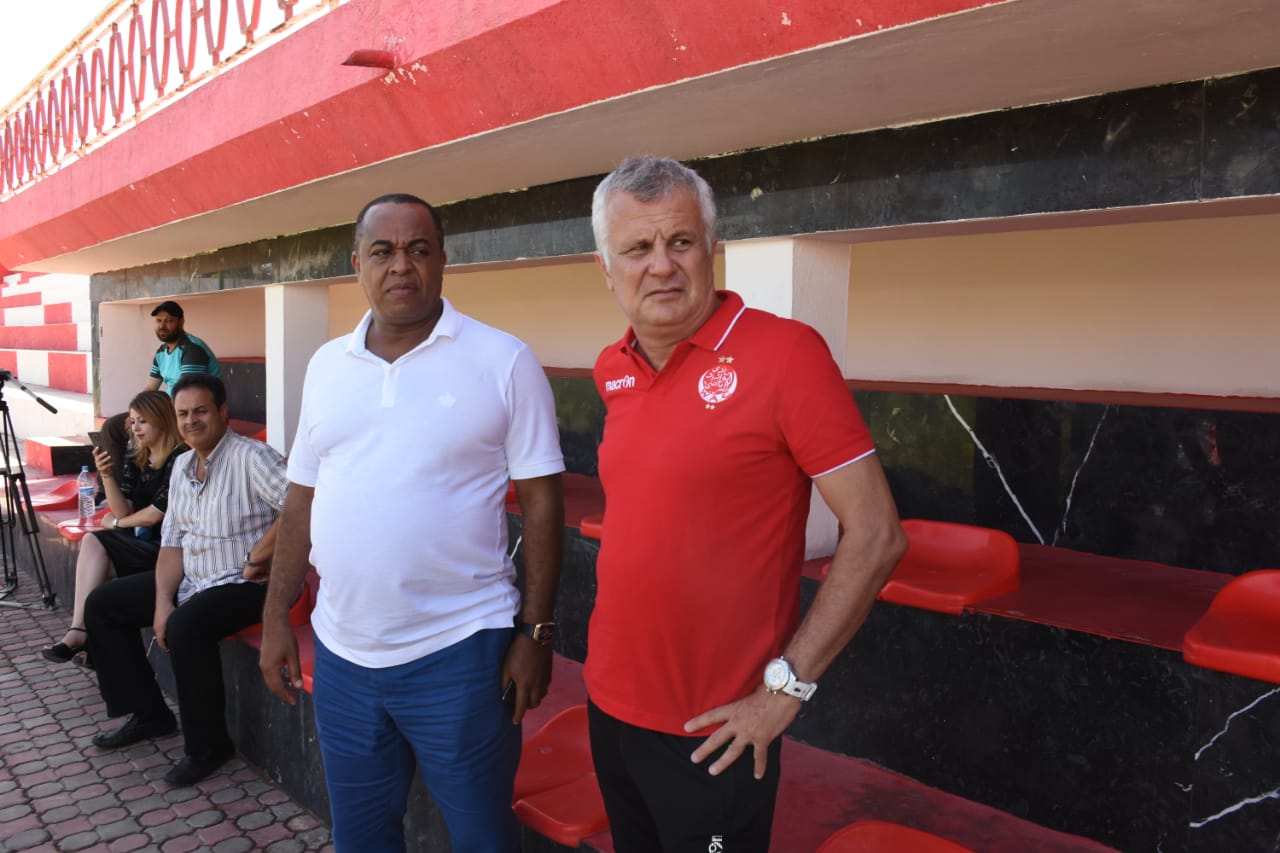 الوداد ينفصل عن المدرب الصربي “زوران مانولوفيتش”