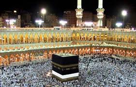 السعودية تعيد فتح الحرمين بعد انتهاء عمليات تعقيمه