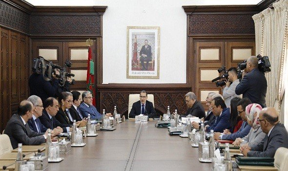 العثماني يؤكد أن  الحالة الوبائية بالمغرب عادية ويحذر من الترويج للأخبار المزيفة