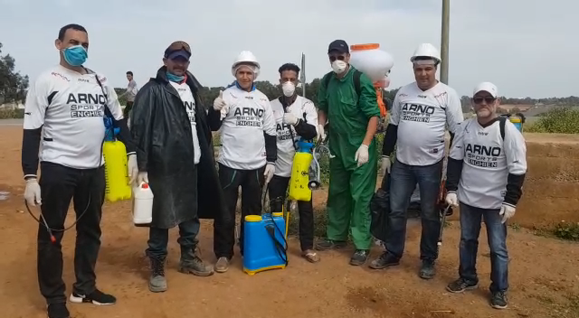 فيديو/ الصخيرات..شاهد كيف توغل هؤلاء الشباب داخل الدواوير لتعقيمها..