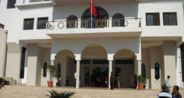 بوزنيقة..دعوة رئيس المجلس الجماعي الى مزيد من الدعم للأسر المحتاجة