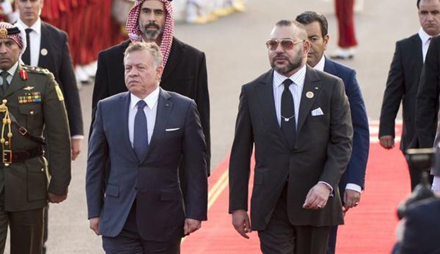 برقية تهنئة من جلالة الملك إلى عاهلي المملكة الأردنية الهاشمية بمناسبة عيد استقلال بلادهما