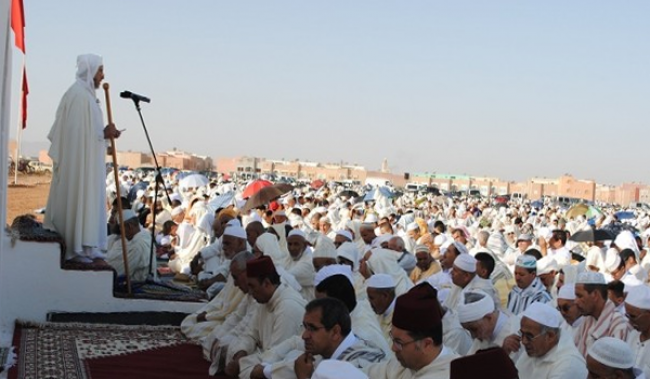 صلاة العيد لهذه السنة تصلى في المنازل والبيوت