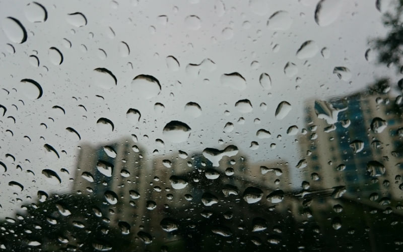 زخات رعدية محليا قوية يوم غد الثلاثاء بعدد من مناطق المملكة