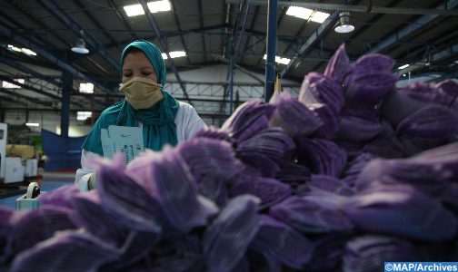 الوحدة الصناعية للدرك الملكي تنتج 17 مليون من الأقنعة الواقية