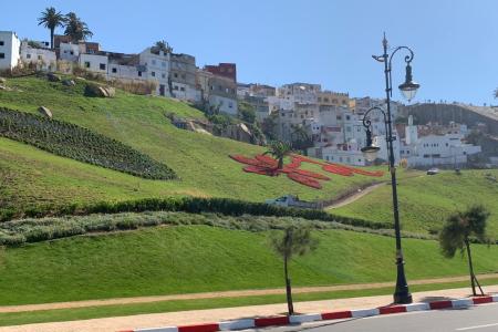 طنجة .. عملية لهدم المنازل الآيلة للسقوط وتأهيل التل المطل على كورنيش مرقالة لتثمين أفضل للمدينة القديمة