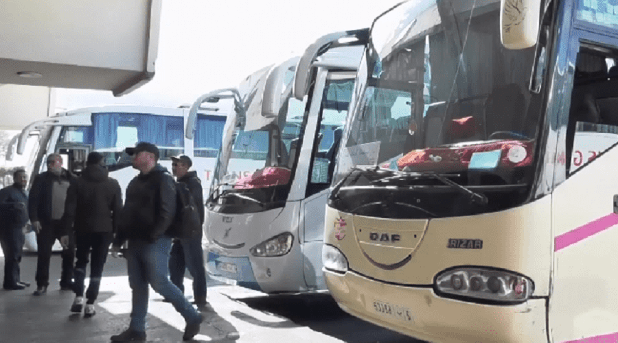 مهنيو النقل يتوعدون الحكومة بمسيرة في اتجاه الرباط