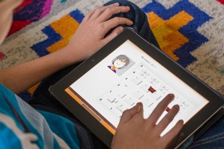 الرباط..مدرسة خاصة توفر أكثر من 800 “تابليت” لتلاميذ بالعالم القروي