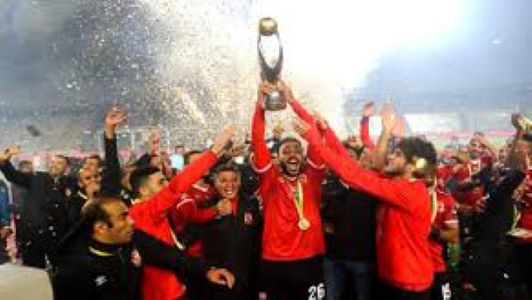كرة القدم … الأهلي المصري يتوج ببطولة إفريقيا للأندية البطلة على حساب غريمه الزمالك 2-1