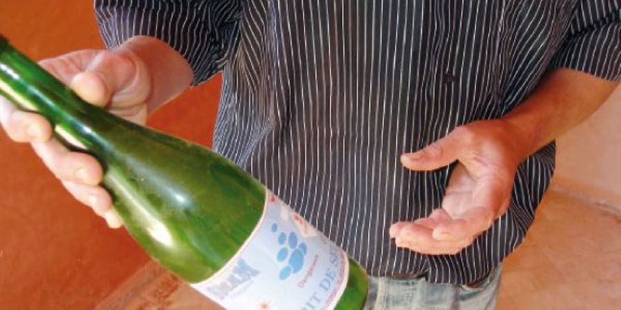 بوزنيقة..رجل يحاول الانتحار بشرب “الماء القاطع” قرب مسجد بيكمار