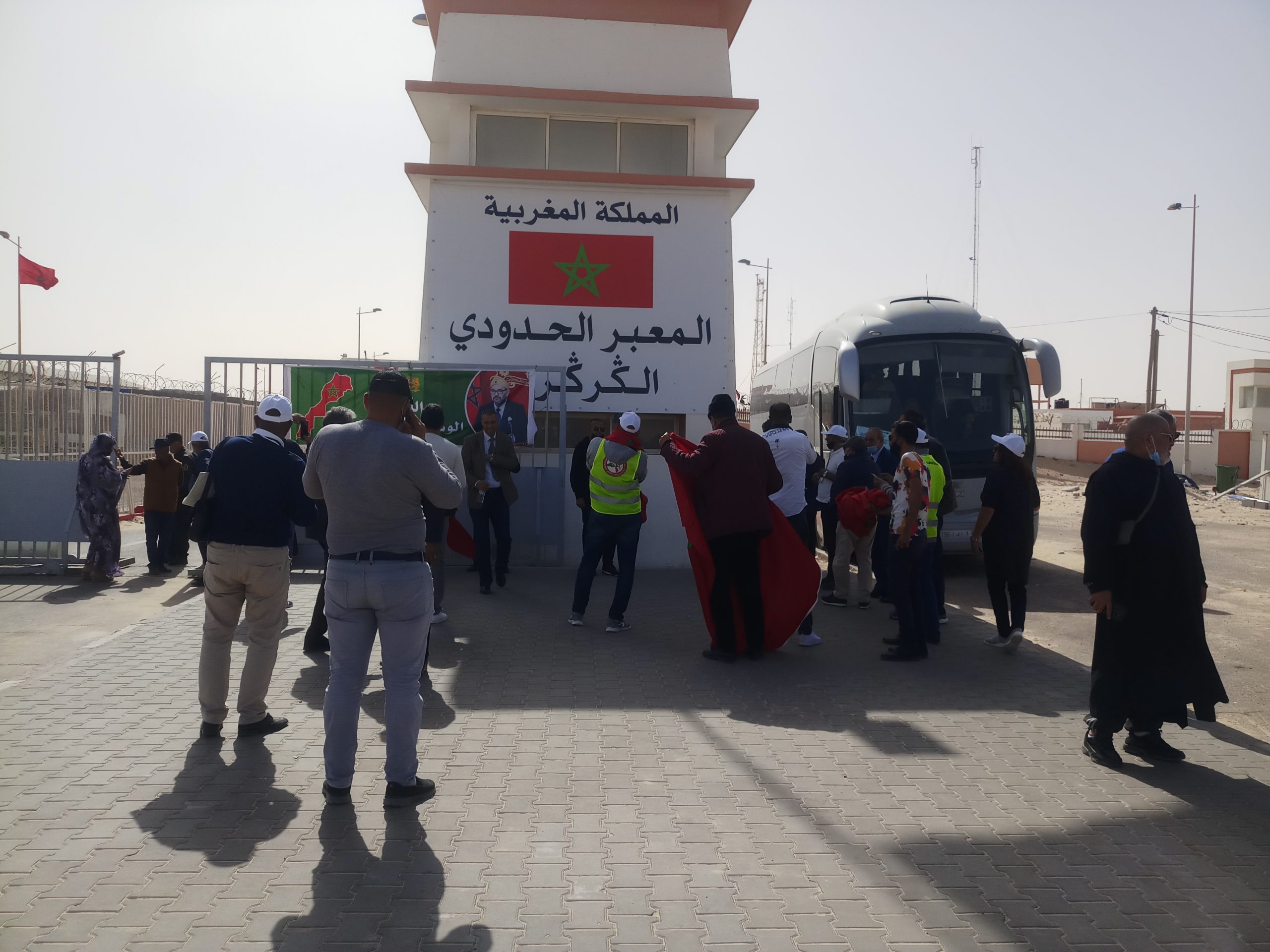 بالفيديو..”جمعية الصحافيين المهنيين والإعلاميين” تعلن من معبر الكركرات أنها مع كل قرارات الدولة في الدفاع عن حوزة الوطن
