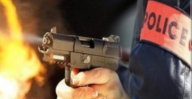 الدار البيضاء .. موظف شرطة يضطر لاستعمال سلاحه الوظيفي لتوقيف شخص من ذوي السوابق