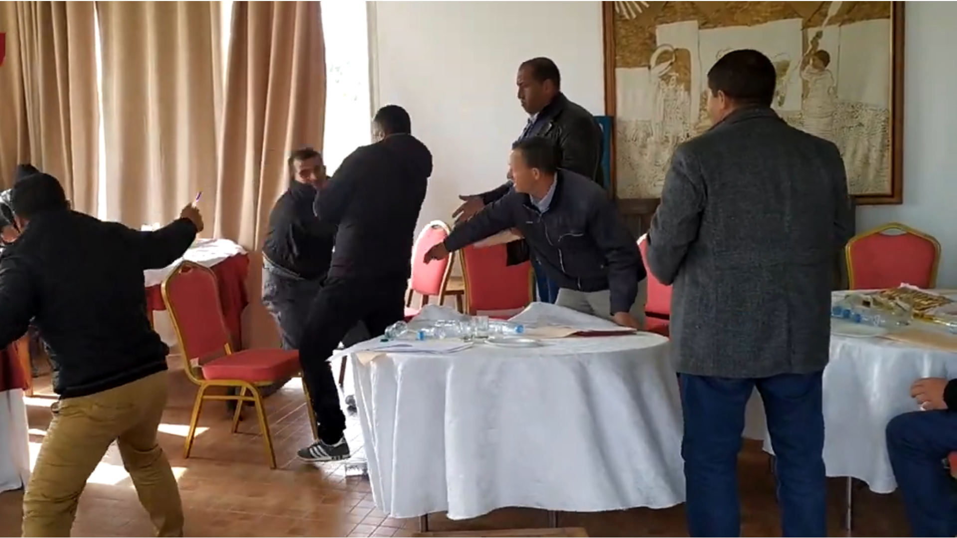 جماعة عين التيزغة ـ بنسليمان..شوف آ المواطن نتيجة اختياراتك في الانتخابات..لقطة من فيلم للأكشن/ فيديو