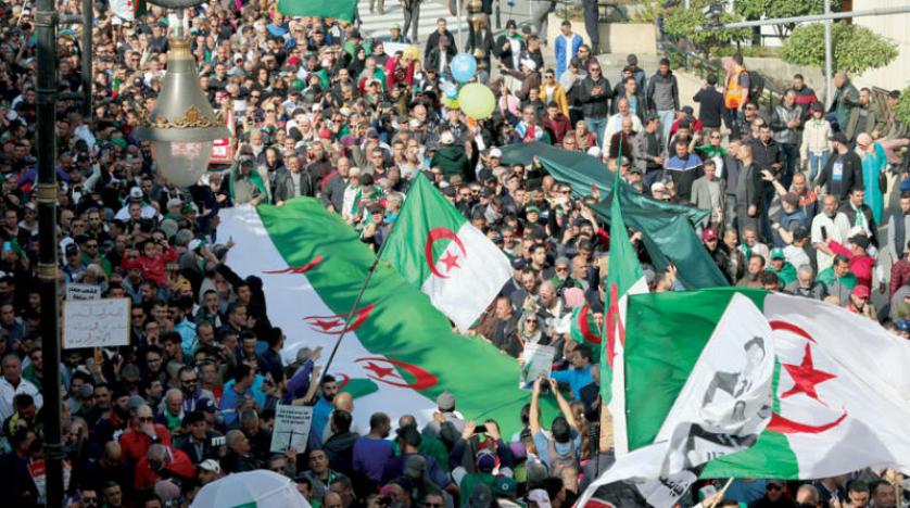 الجزائر.. ائتلاف من الأحزاب يندد بقرار النظام التوجه نحو إجراء الانتخابات “بدون الشعب”