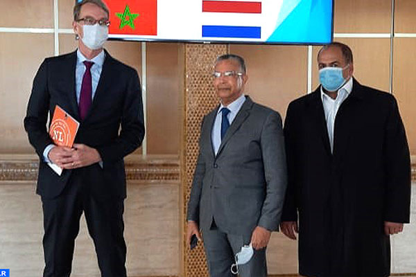 المغرب/هولندا: اختبارات تجريبية لإنتاج الماء الشروب من رطوبة الهواء
