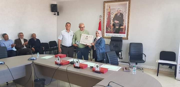 بالصور ..الجمعية الوطنية لمديرات ومديري الثانويات العمومية بالصخيرات تمارة تكرم الأستاذ حسن المودن بمناسبة إحالته على التقاعد 