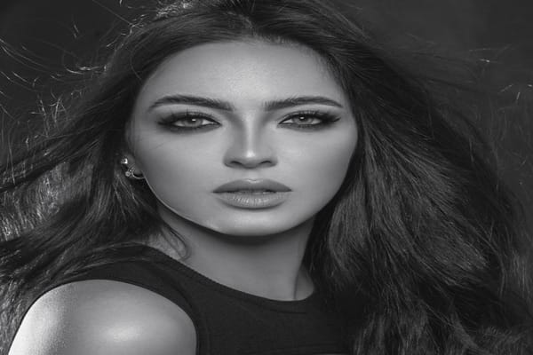 رقية ماغى تطلق أحدث أعمالها الغنائية بعنوان “Des souvenirs”
