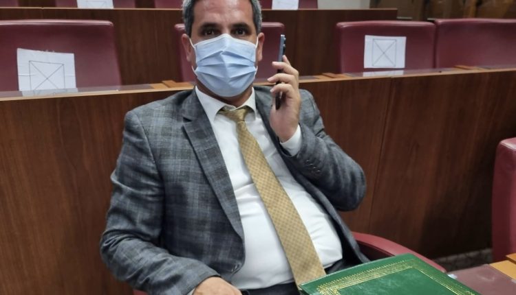 قضاء جرائم الأموال يصدر مذكرة بحث في حق برلماني “جشة عشة مشة”
