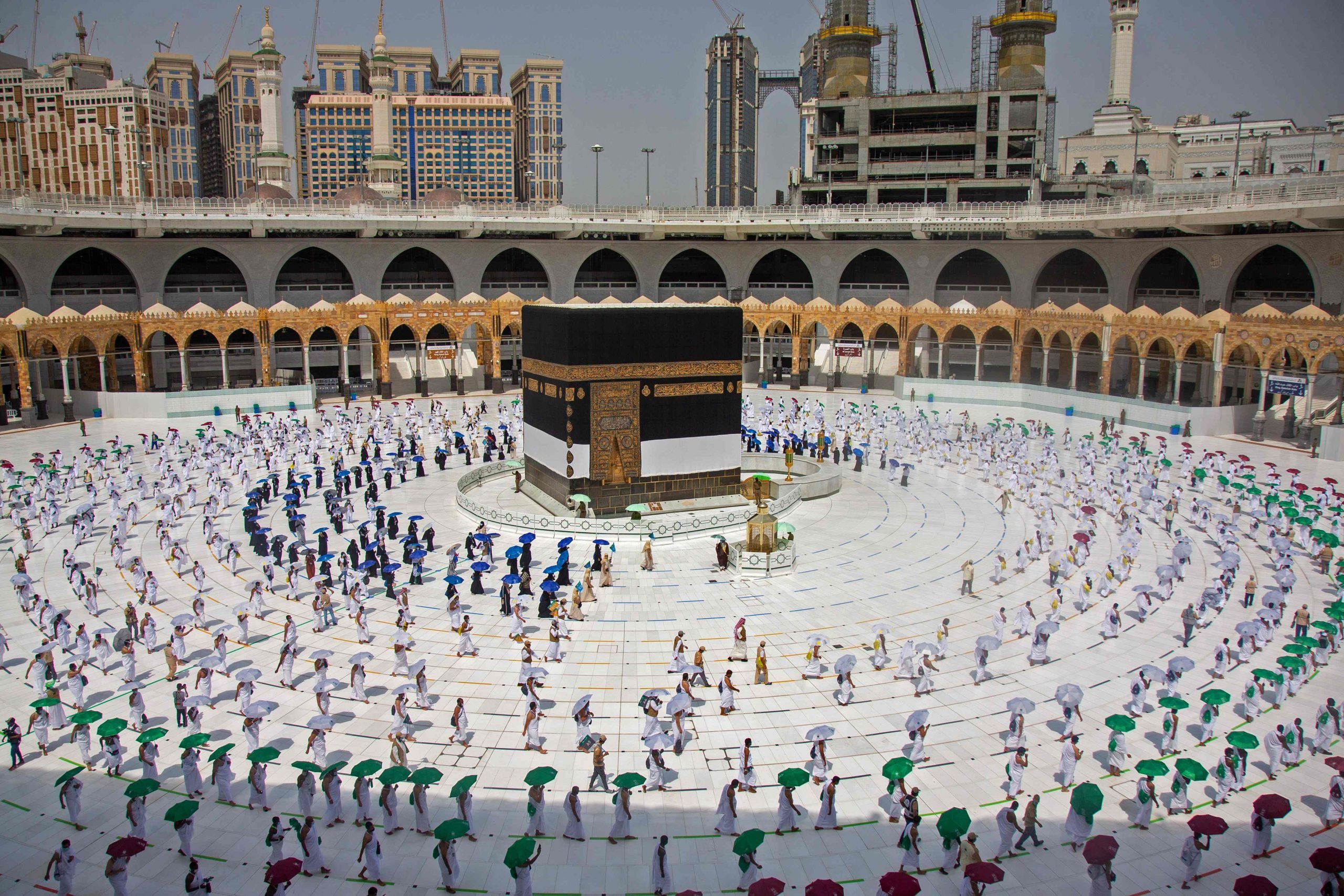 السعودية تعلن شروط أداء مناسك العمرة