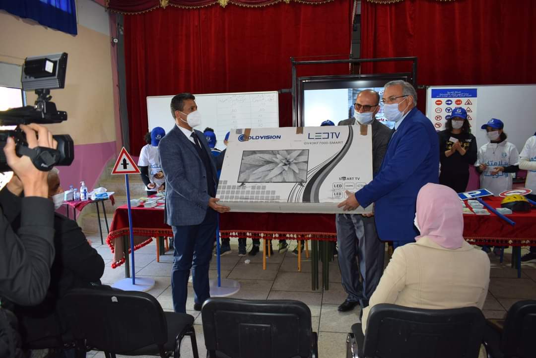 بمناسبة اليوم الوطني للسلامة الطرقية ..تنظيم أمسية ثقافية تحسيسية لفائدة تلاميذ ثانوية المسيرة بخريبكة