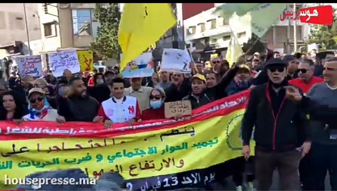 فيديو … غلاء الاسعار وإرتفاع ثمن المحروقات يخرجان ساكنة الدار البيضاء للاحتجاج