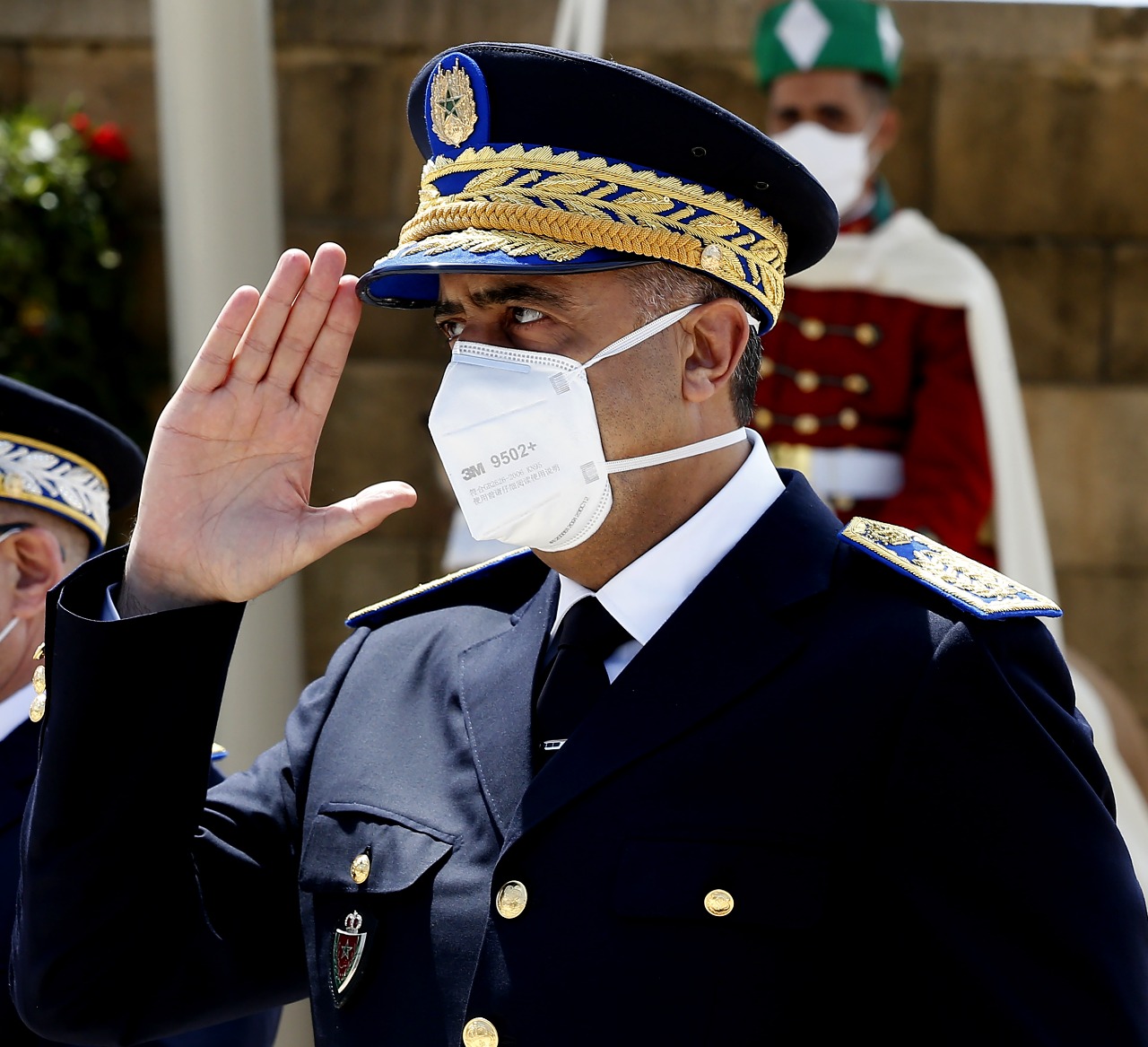 الحموشي يزور ضريح حسان بالرباط للترحم على جلالة الملك محمد الخامس طيب الله ثراه