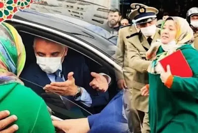 طنجة .. موظفة بمستشفى محمد الخامس تعترض موكب وزير الصحة وتسلمه ظرفا