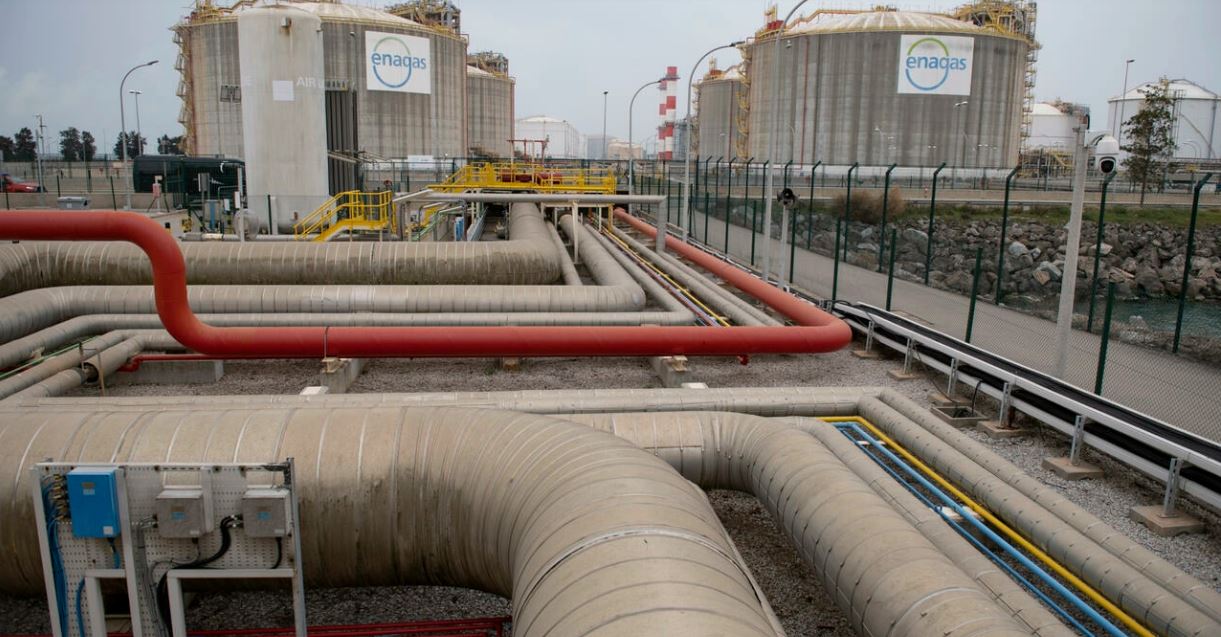 صفعة أخرى للجزائر.. إسبانيا تمد المغرب بالغاز الطبيعي
