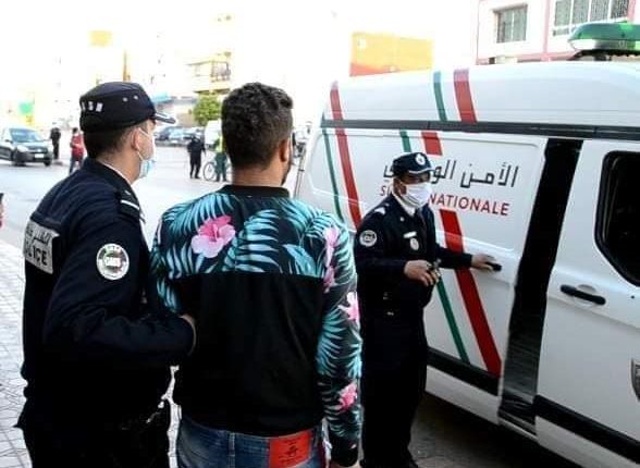 الأمن يعتقل شابا تورط في تخريب و سرقة الصيدليات