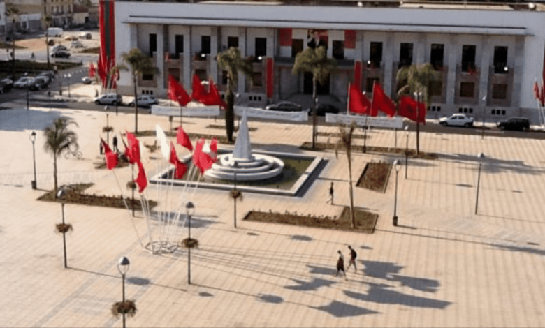 بعد واقعة عمالة الصخيرات تمارة ، اختلالات في قسم التعمير بالقنيطرة تخرج حقوقيون ومواطنين للاحتجاج