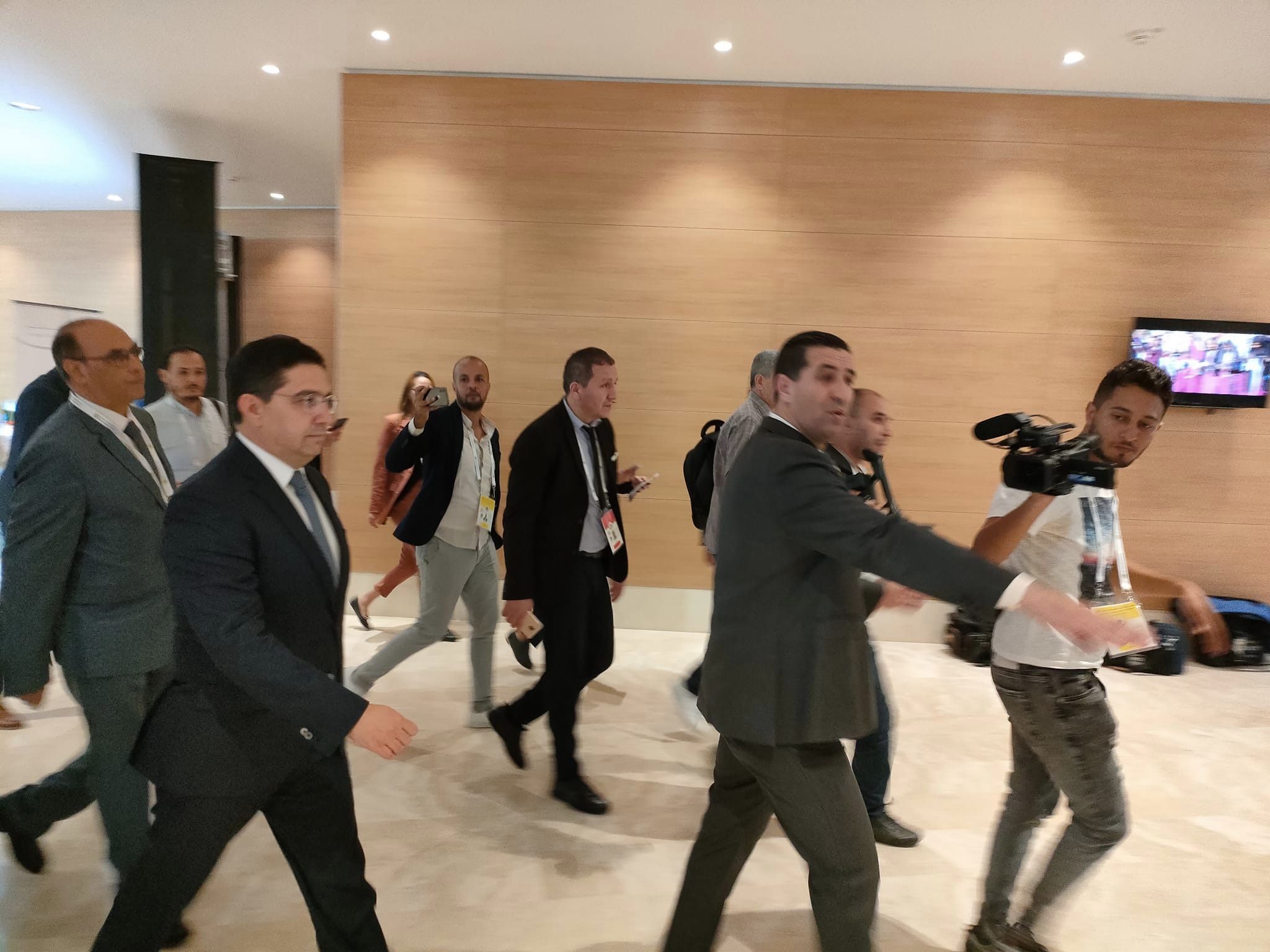 صحافي جزائري يؤكد تورط النظام الجزائري في التجسس على الوفد المغربي
