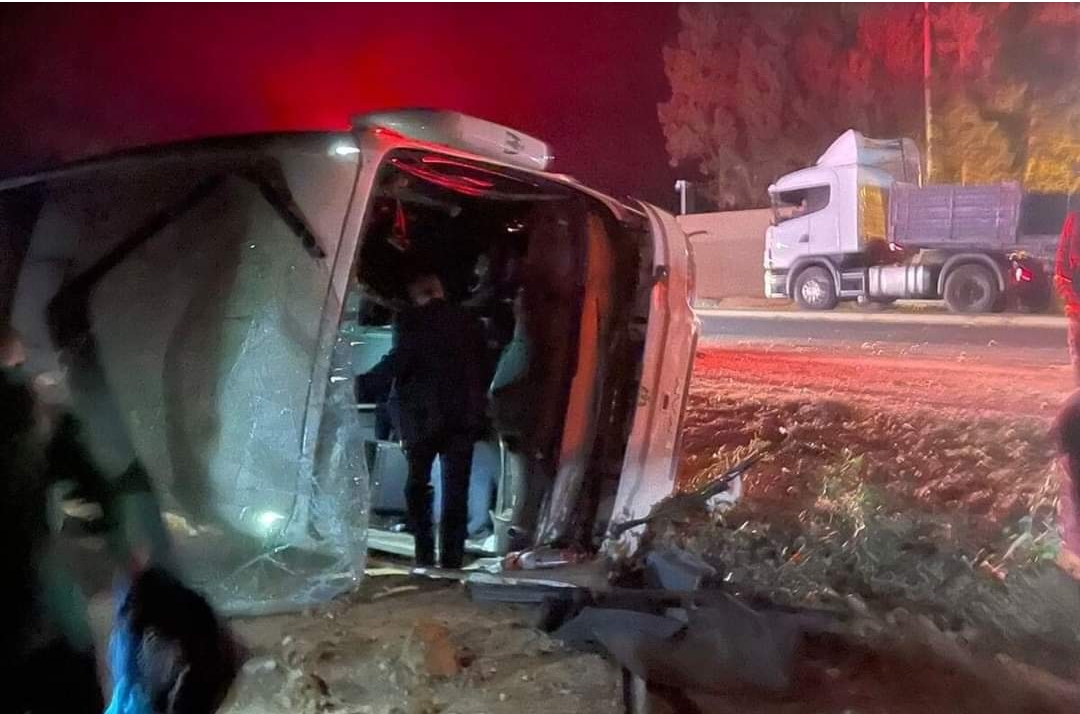 انقلاب حافلة فريق النادي القنيطري بسبب حادثة سير