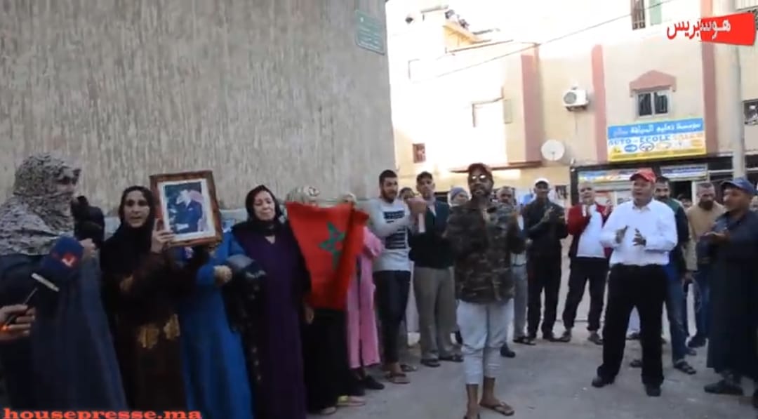 فيديو ..لاقط هوائي يقض مضجع ساكنة سكتور 3 بتمارة والساكنة تعتصم وتطالب بتدخل السلطات