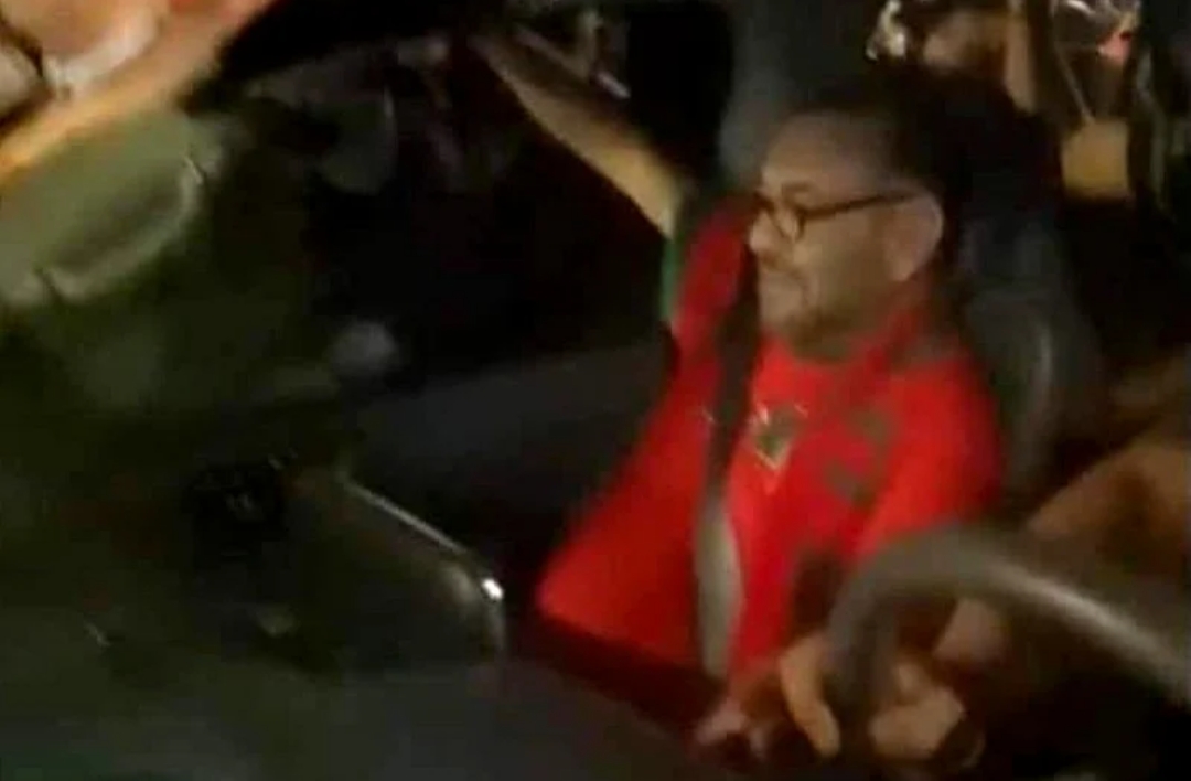 الملك محمد السادس يهنئ أعضاء المنتخب الوطني المغربي لكرة القدم بمناسبة الإنجاز التاريخي