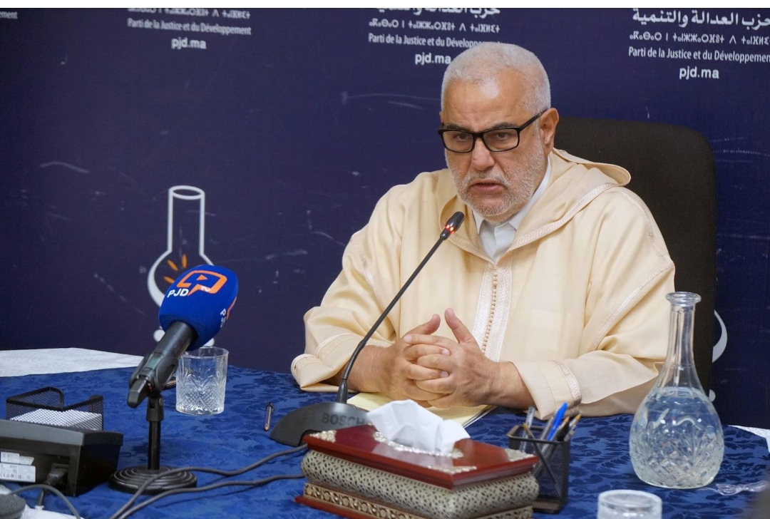 بنكيران يحث أعضاء حزبه على عدم التعليق على بلاغ الديوان الملكي