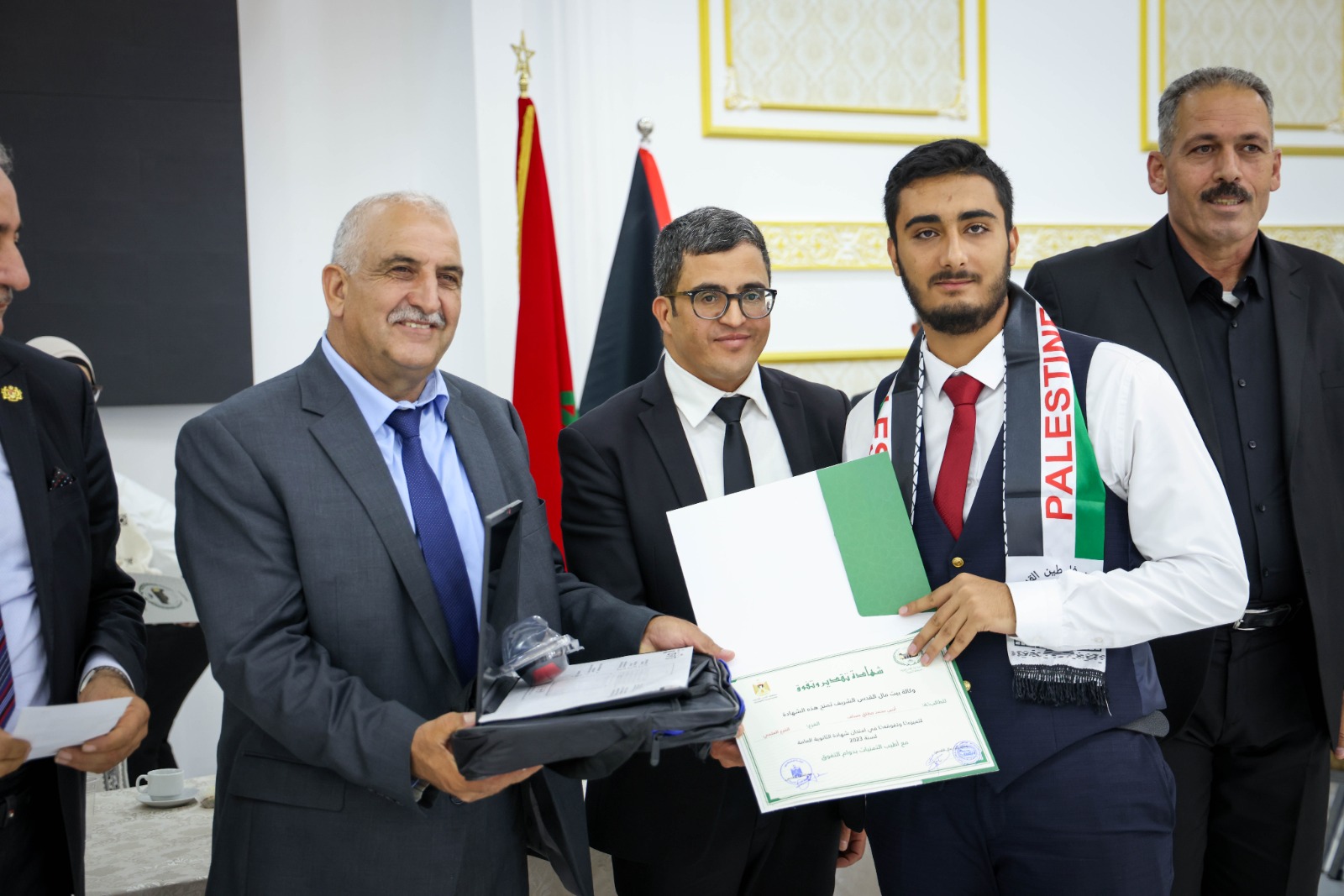 وكالة بيت مال القدس ومحافظة القدس تكرمان أوائل الثانوية العامة في المدينة المقدسة