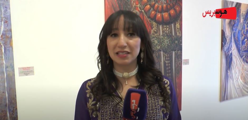 لمياء نهاري فنانة تشكيلية بنظرة عميقة للتراث والقفطان المغربي