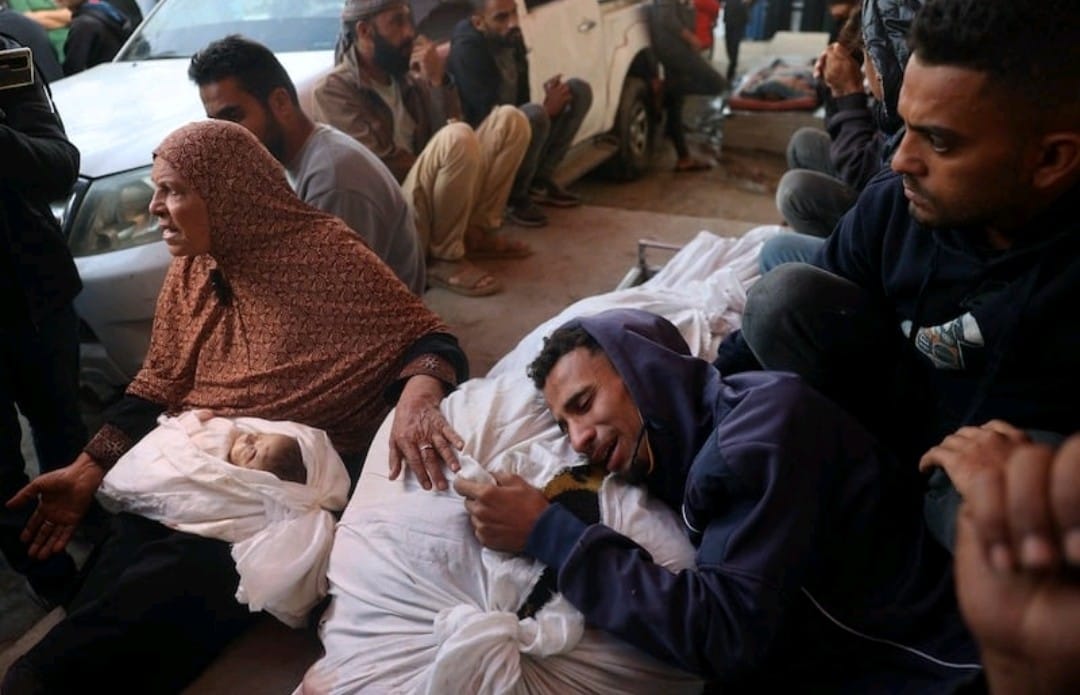 ارتفاع حصيلة ضحايا الحرب الإسرائيلية في غزة إلى أكثر من 43 ألف قتيل وعشرات الآلاف من الجرحى
