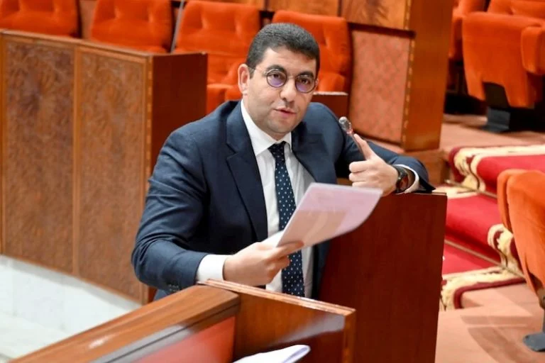 حرية التعبير بين الصحافة المهنية والفوضى في مواقع التواصل.