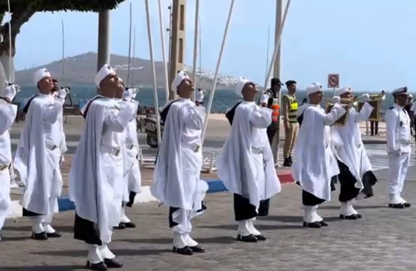 الناظور تحتفل بالذكرى الـ26 لعيد العرش المجيد بمراسيم رسمية لتحية العلم الوطني.